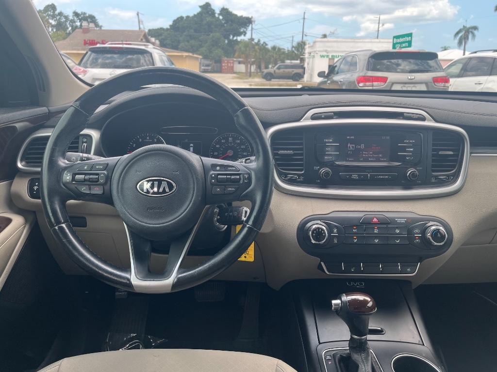 2016 Kia Sorento L:5816