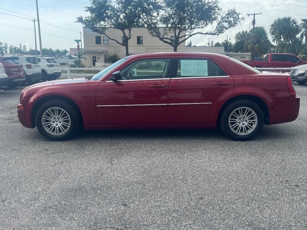 2009 Chrysler 300 LX  5825