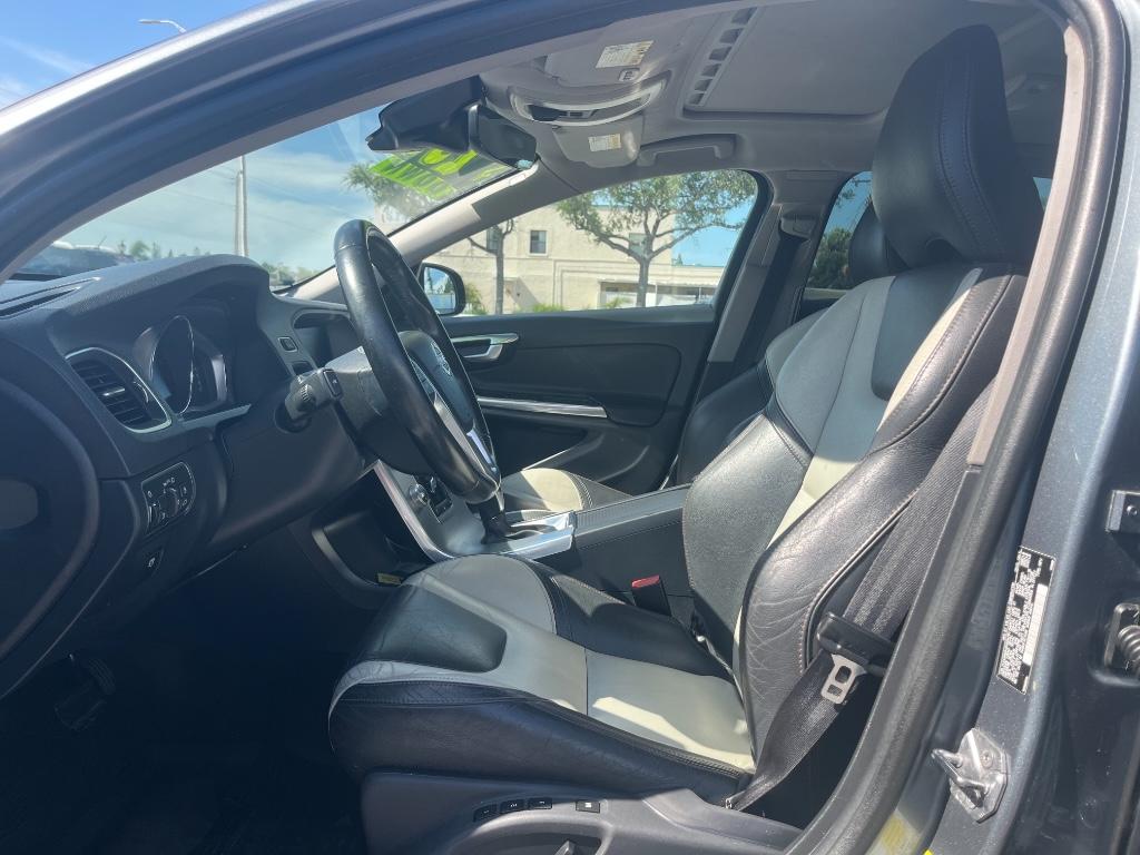 2017 Volvo V60 - $10,995