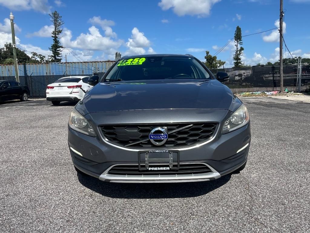 2017 Volvo V60 - $10,995
