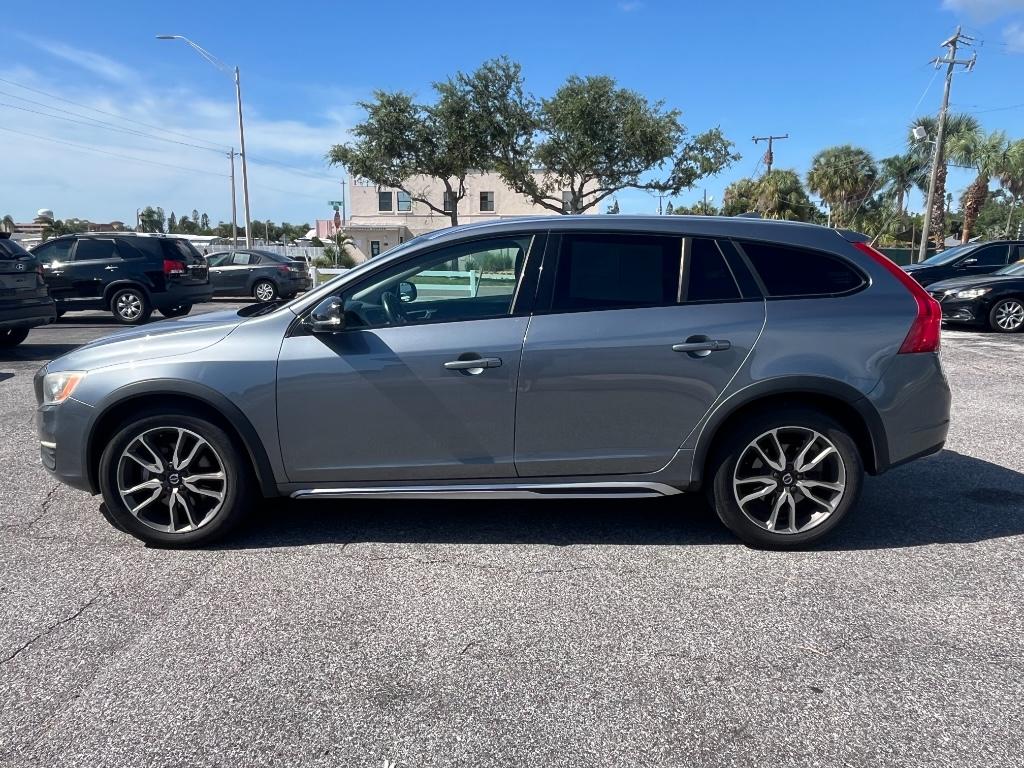 2017 Volvo V60 - $10,995