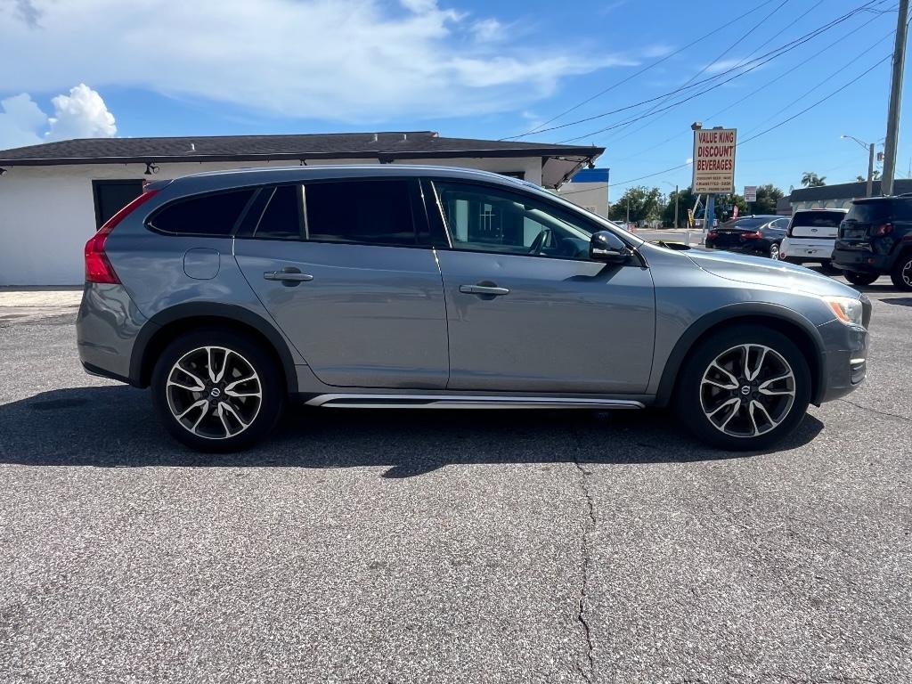 2017 Volvo V60 - $10,995