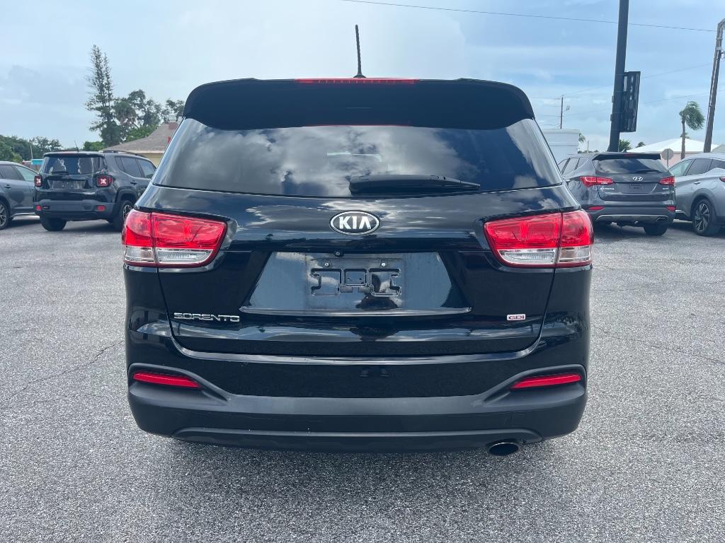 2016 Kia Sorento L:5829