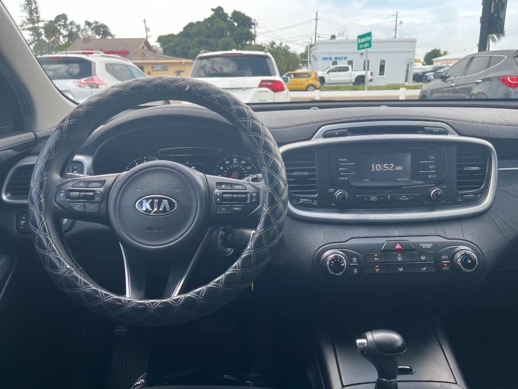2016 Kia Sorento L:5829