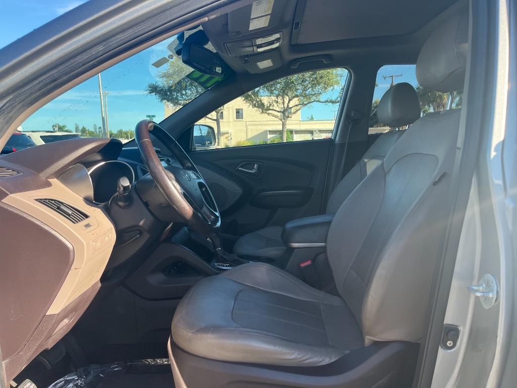 2015 Hyundai Tucson Limited:5837