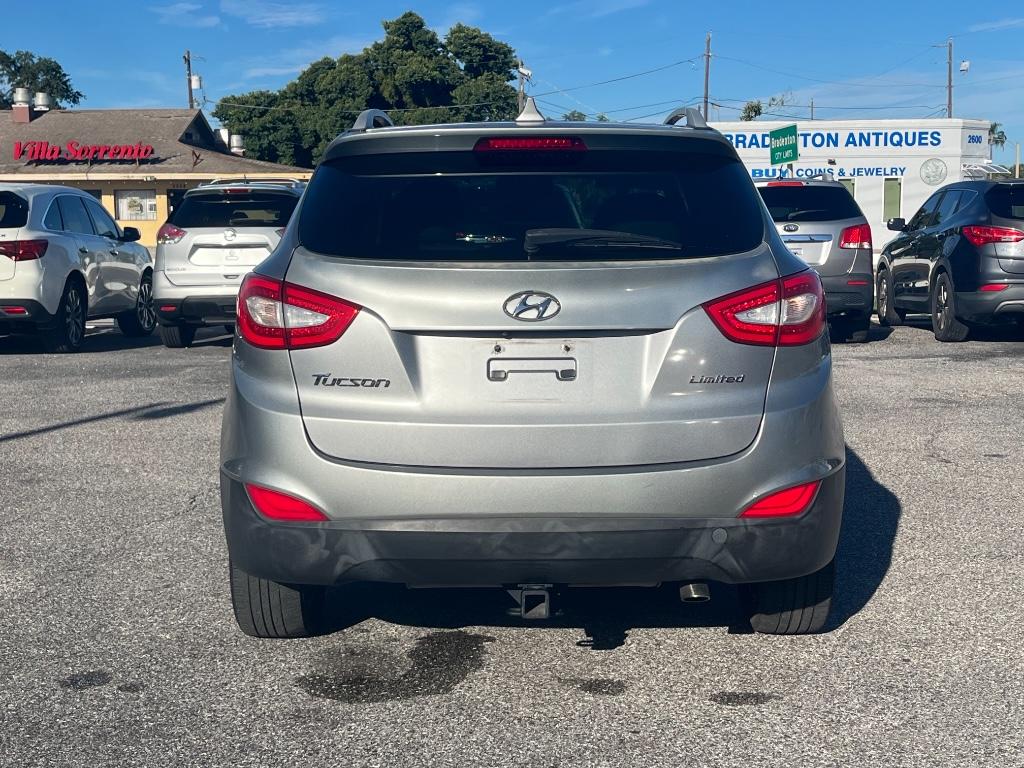2015 Hyundai Tucson Limited:5837