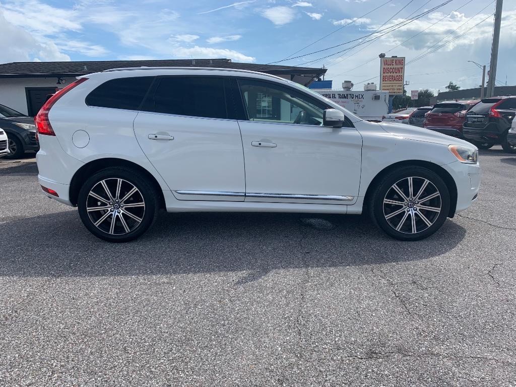 2016 Volvo XC60 T5 Platinum:5842