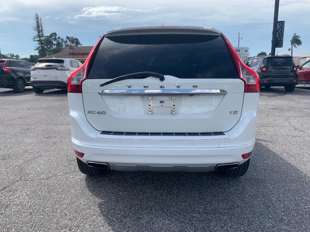 2016 Volvo XC60 T5 Platinum:5842