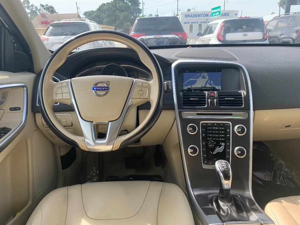 2016 Volvo XC60 T5 Platinum:5842
