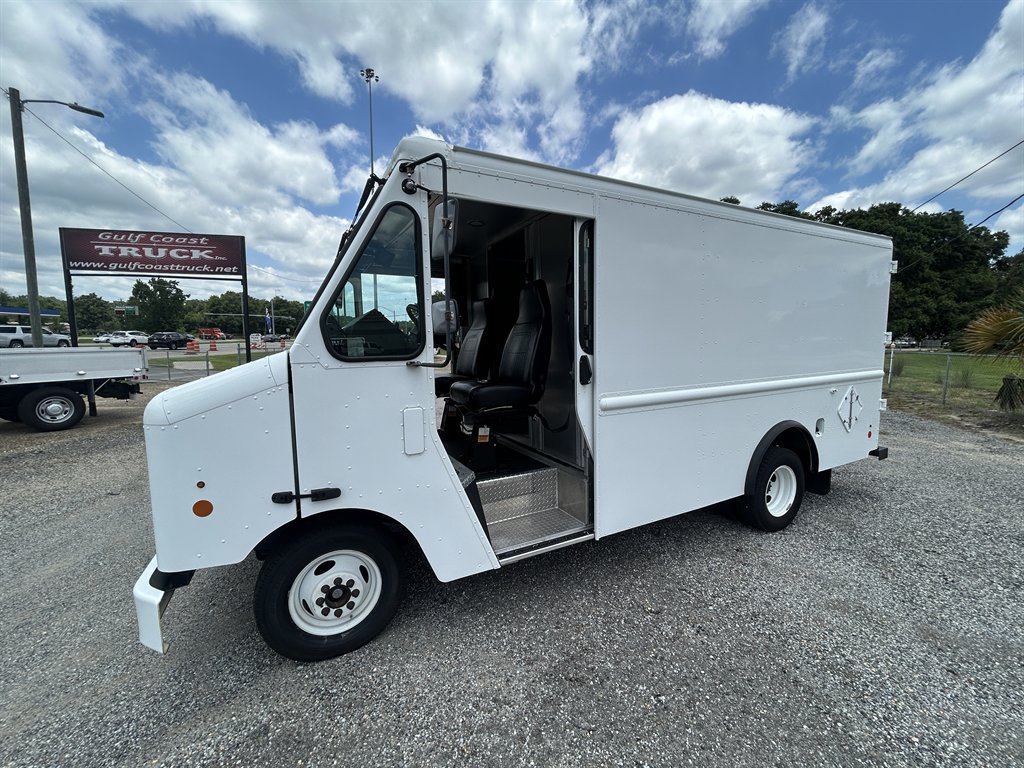 2016 Ford E-350 - $24,800