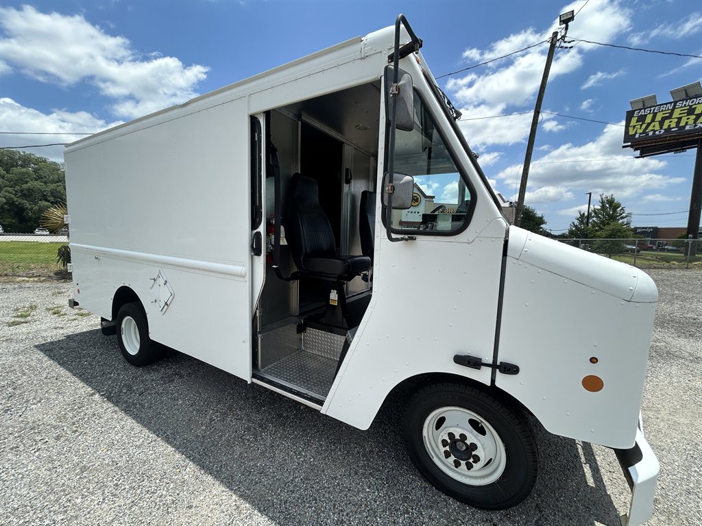 2016 Ford E-350 - $24,800