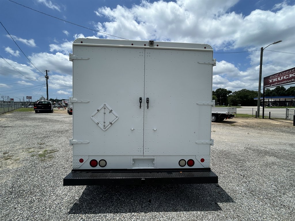 2016 Ford E-350 - $24,800