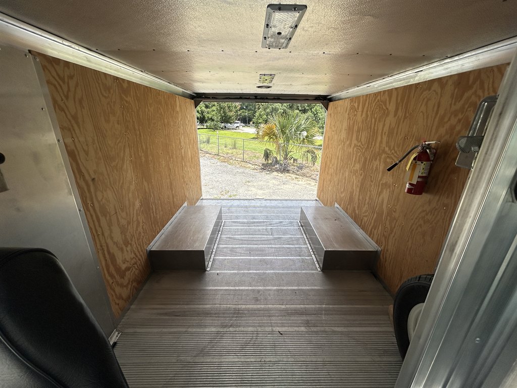 2016 Ford E-350 - $24,800