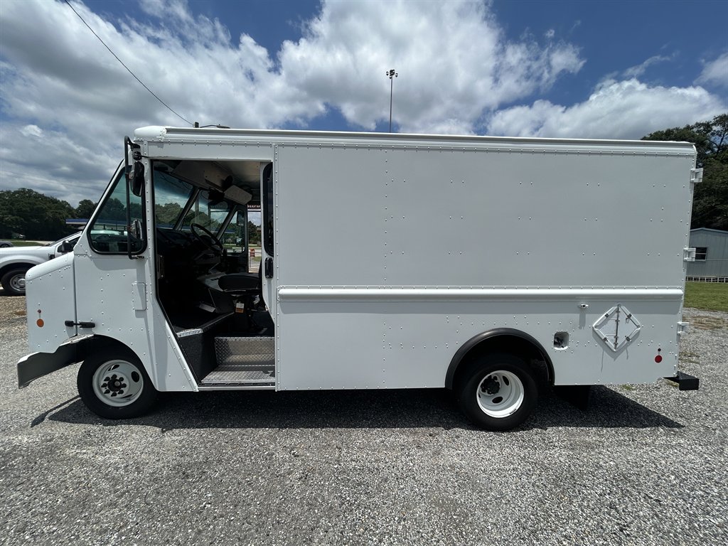 2016 Ford E-350 - $24,800