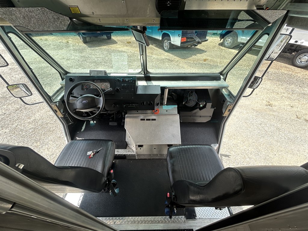 2016 Ford E-350 - $24,800
