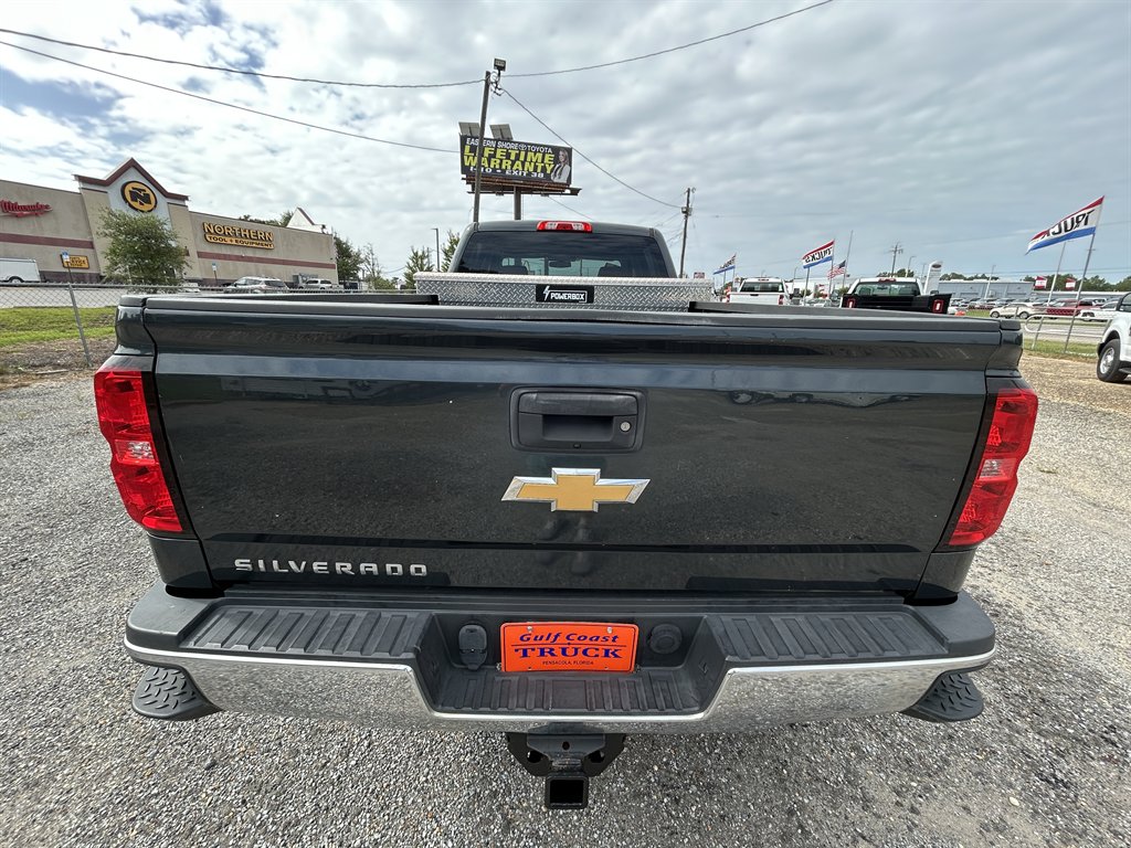 2017 Chevrolet Silverado 2500 - $30,300