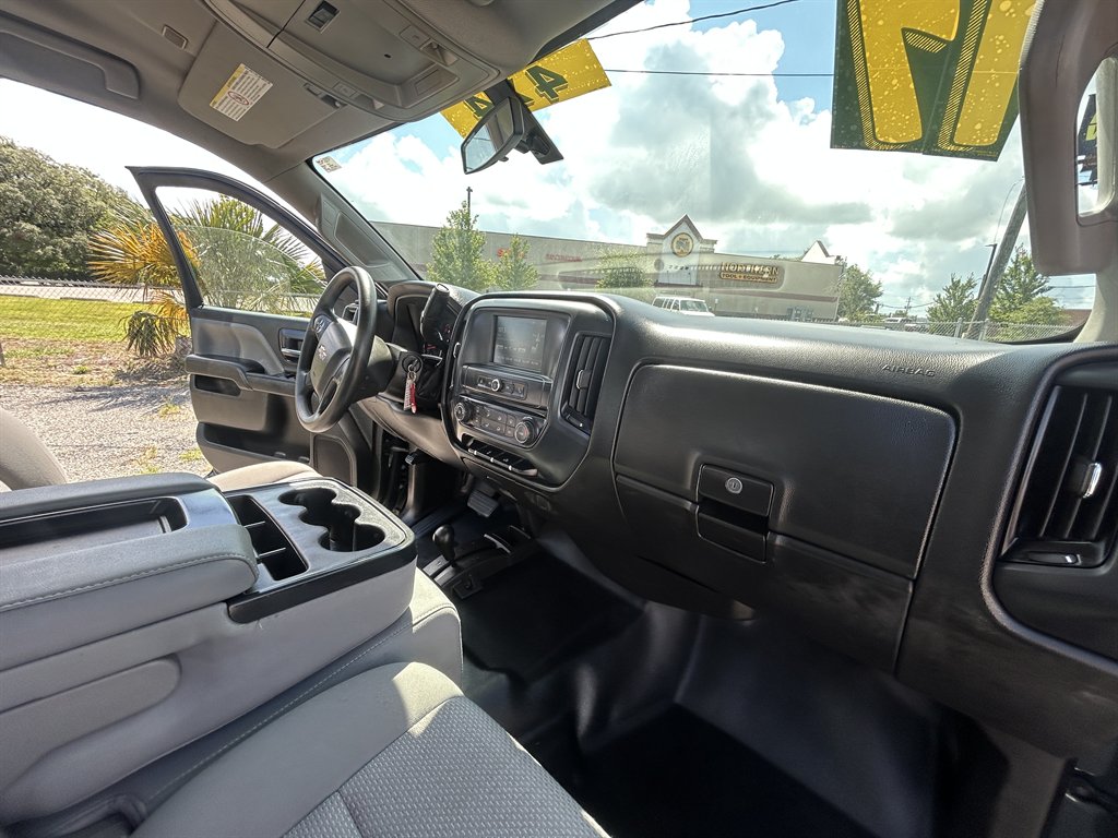 2017 Chevrolet Silverado 2500 - $30,300
