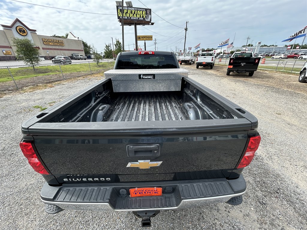 2017 Chevrolet Silverado 2500 - $30,300