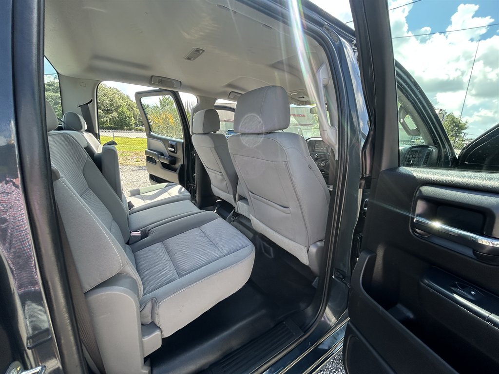 2017 Chevrolet Silverado 2500 - $30,300