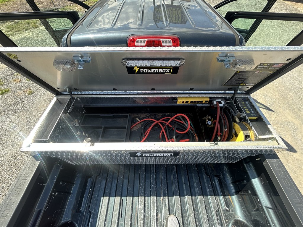 2017 Chevrolet Silverado 2500 - $30,300