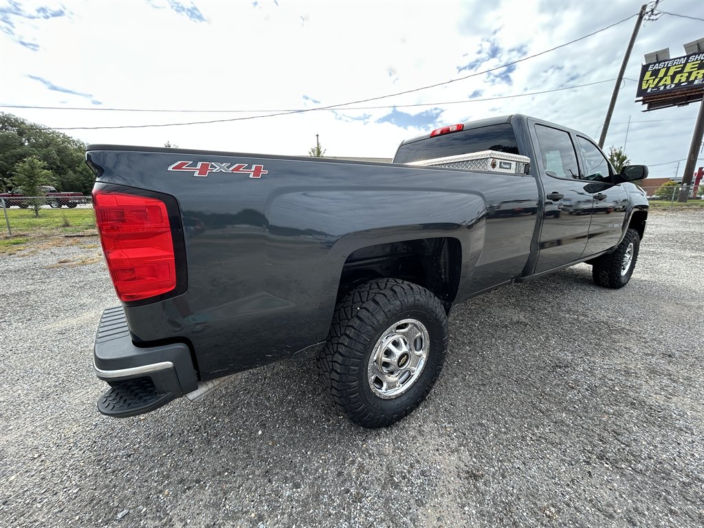 2017 Chevrolet Silverado 2500 - $30,300