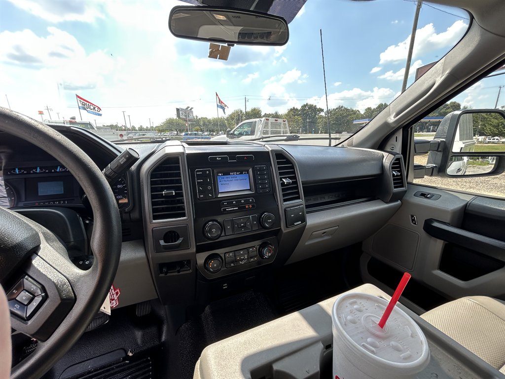 2022 Ford F-250 - $33,800