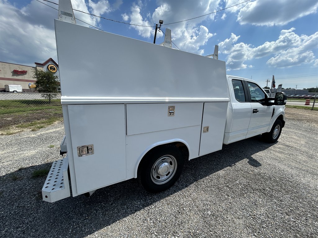 2022 Ford F-250 - $33,800