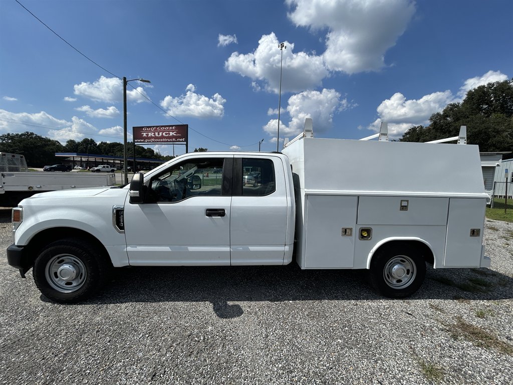 2022 Ford F-250 - $33,800