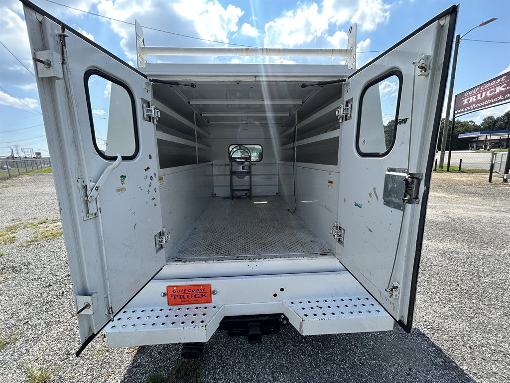 2022 Ford F-250 - $33,800