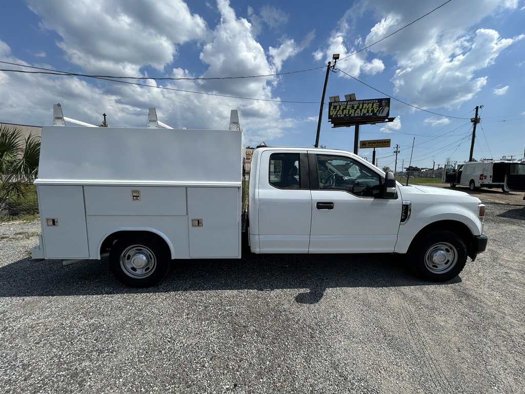 2022 Ford F-250 - $33,800