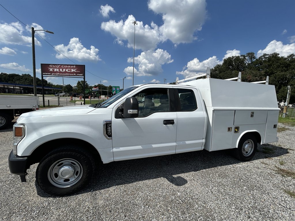 2022 Ford F-250 - $33,800