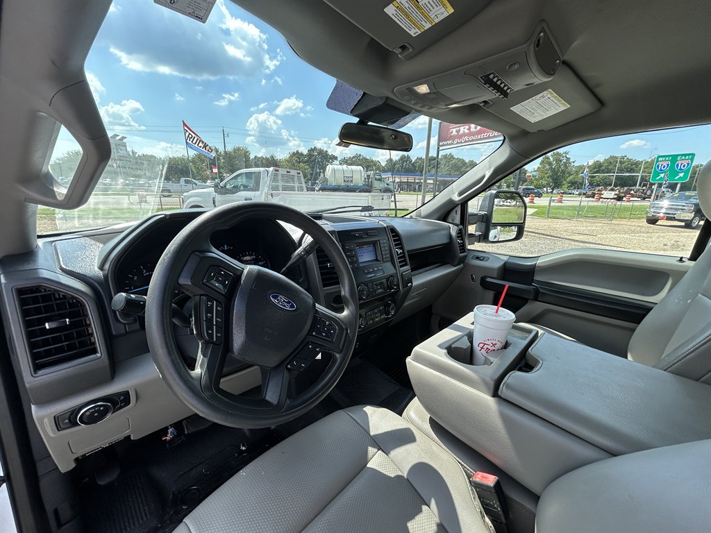 2022 Ford F-250 - $33,800