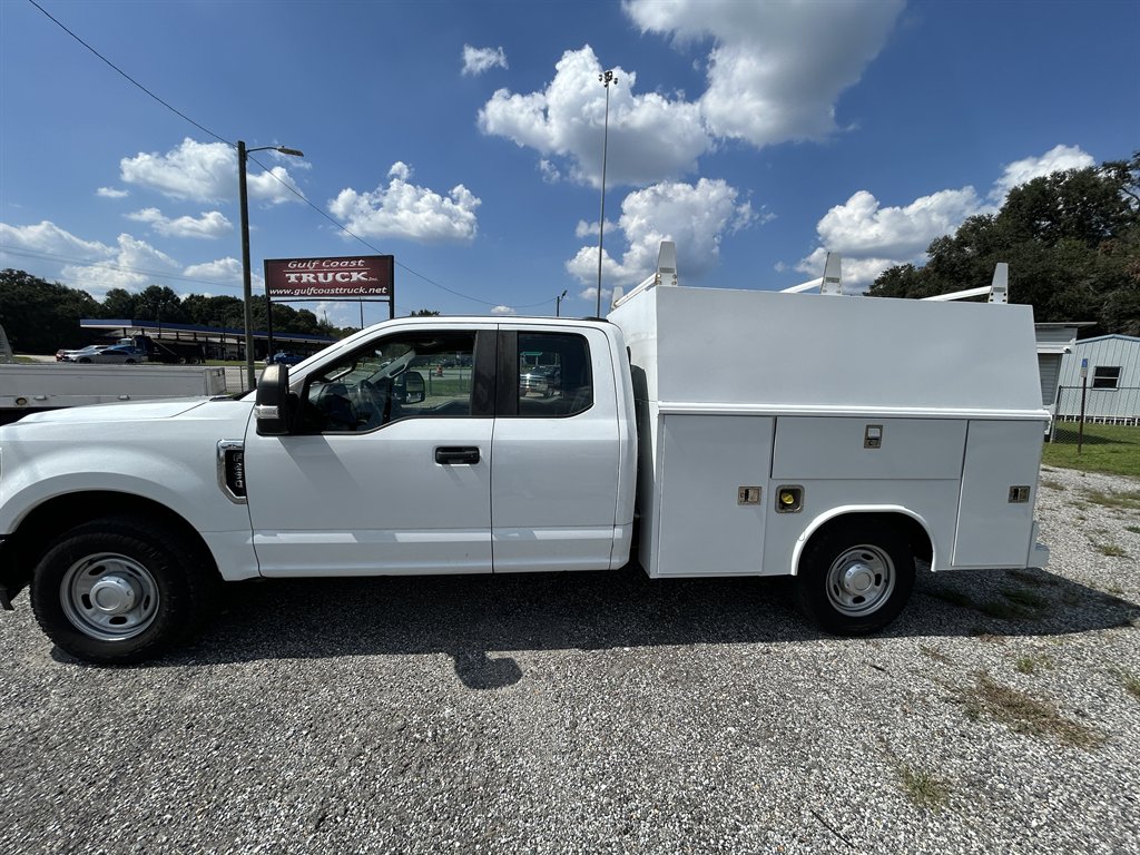 2022 Ford F-250 - $33,800