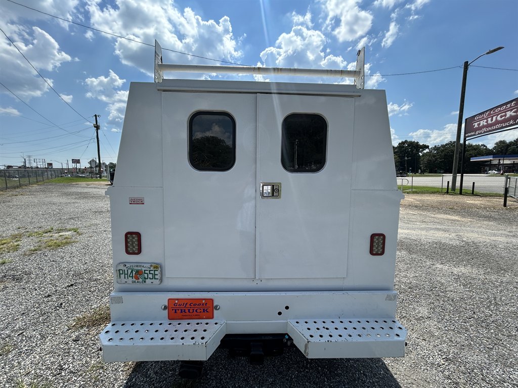 2022 Ford F-250 - $33,800