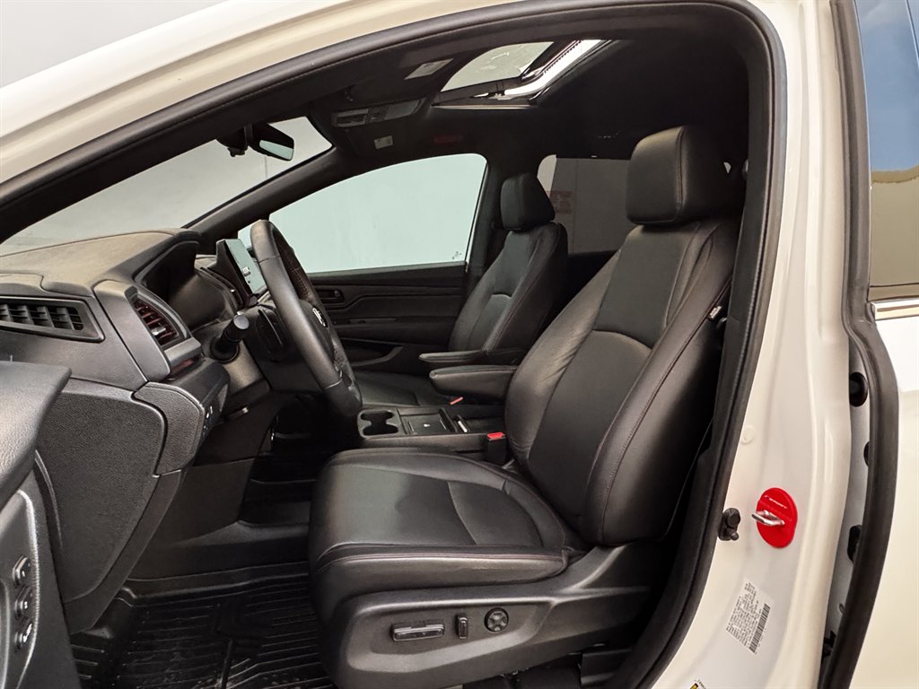 2025 Honda Odyssey - $28,990