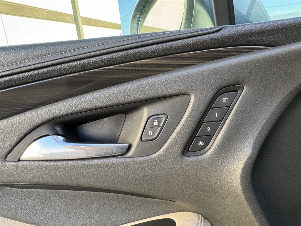 2019 Buick Envision Essence photo