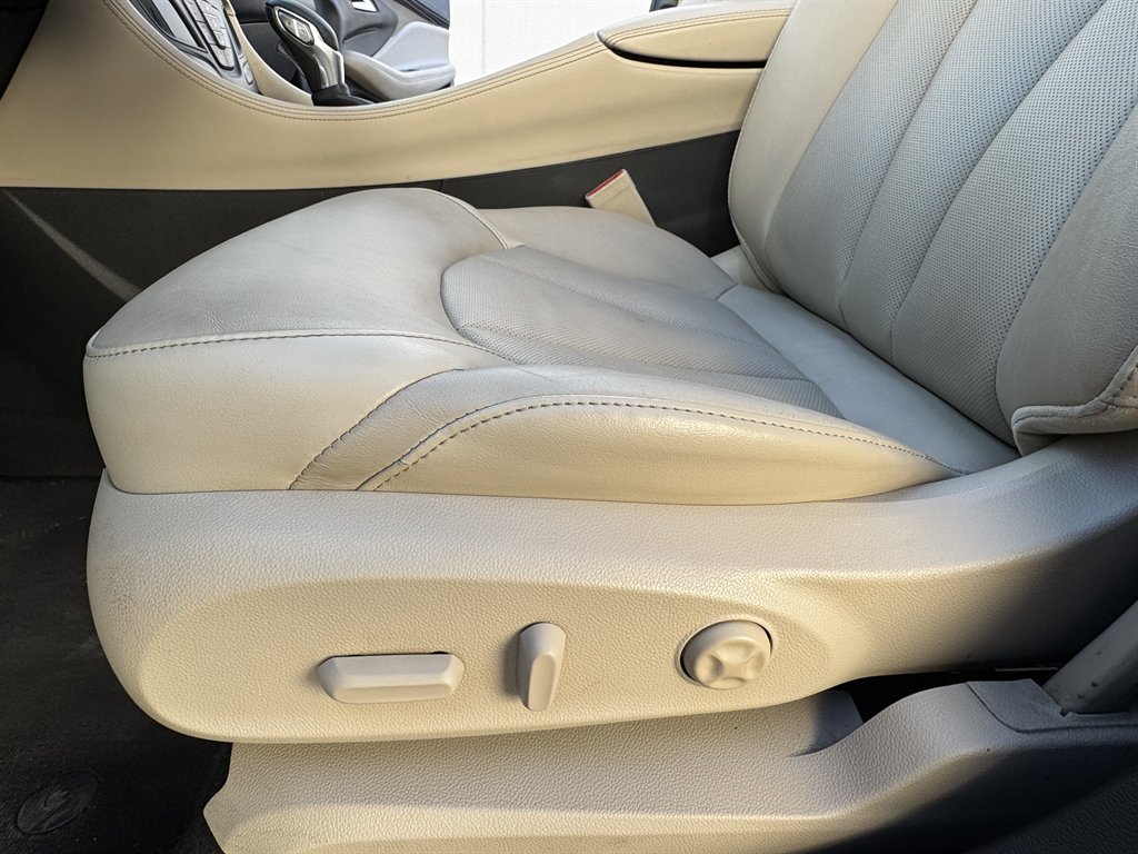 2019 Buick Envision Essence photo