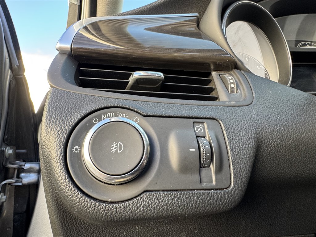 2019 Buick Envision Essence photo