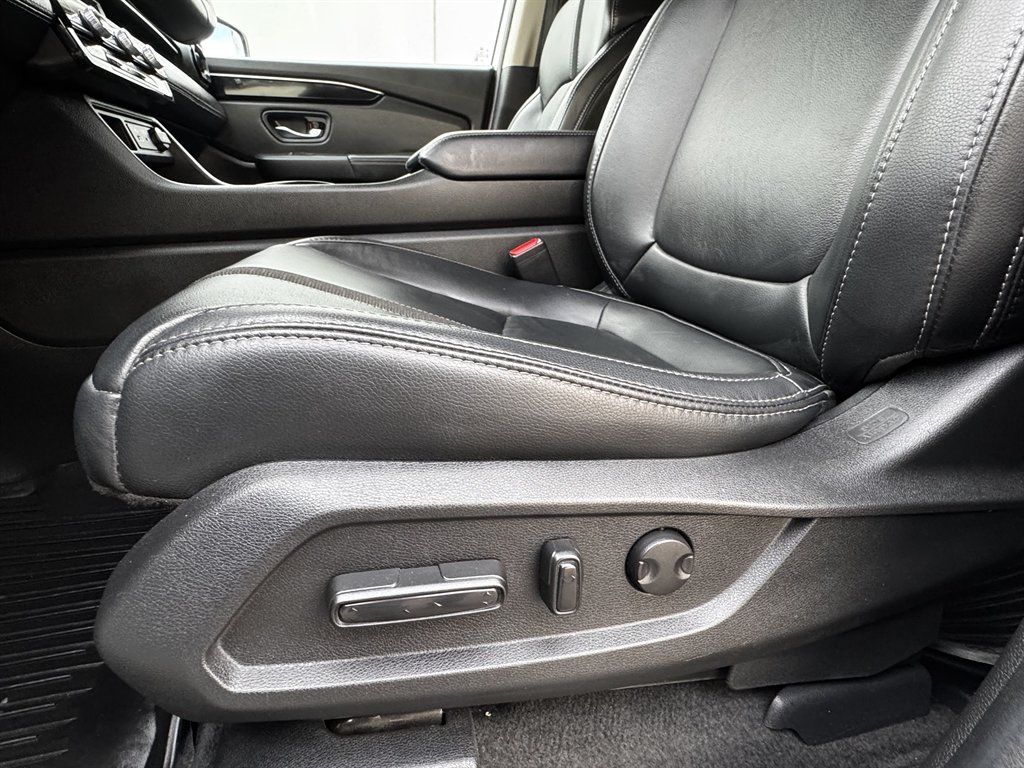2025 Honda Pilot - $29,990