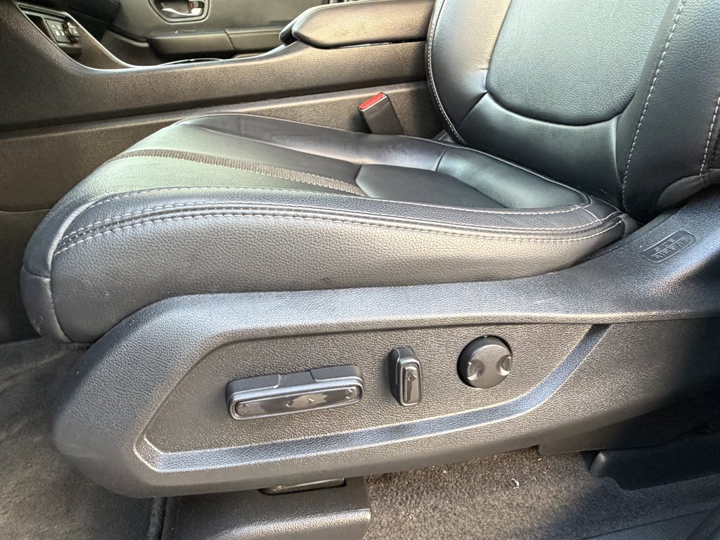 2025 Honda Pilot - $27,990