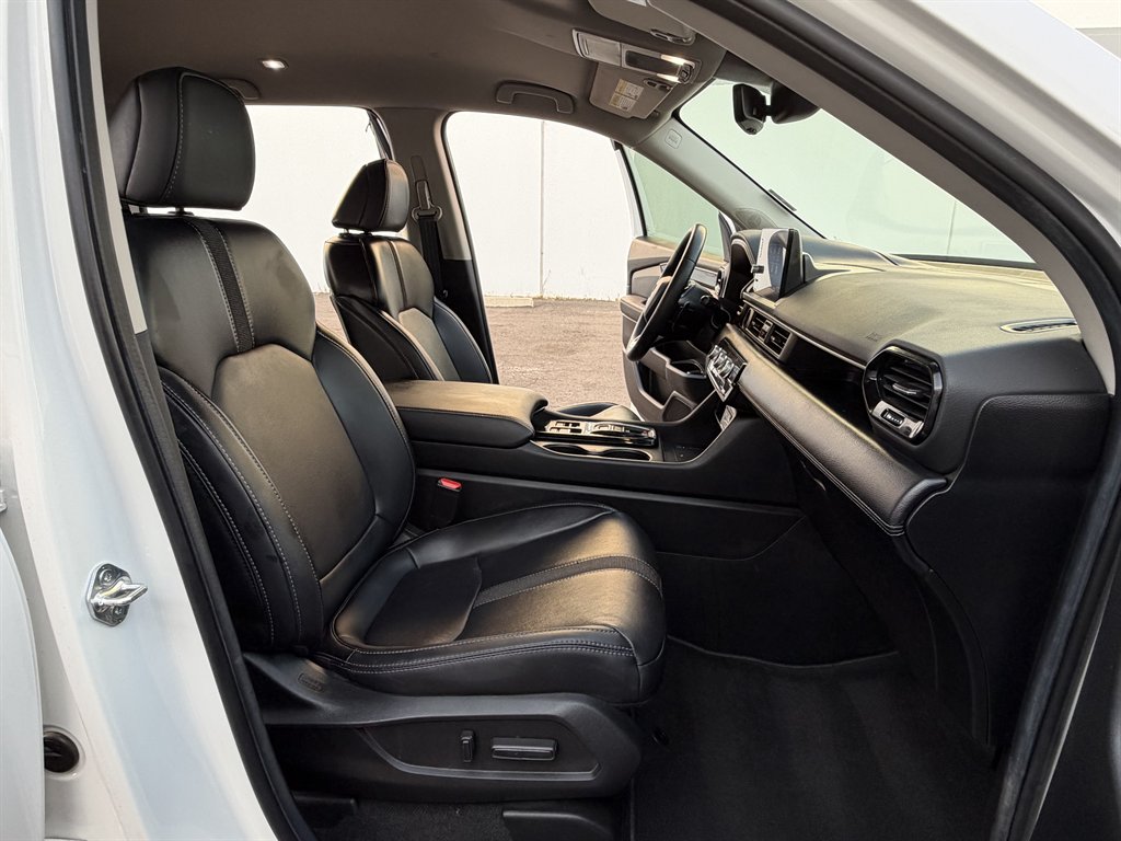 2025 Honda Pilot - $27,990