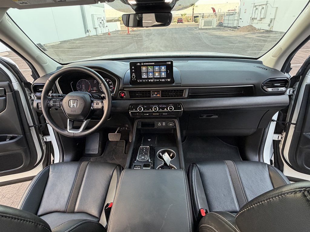 2025 Honda Pilot - $27,990