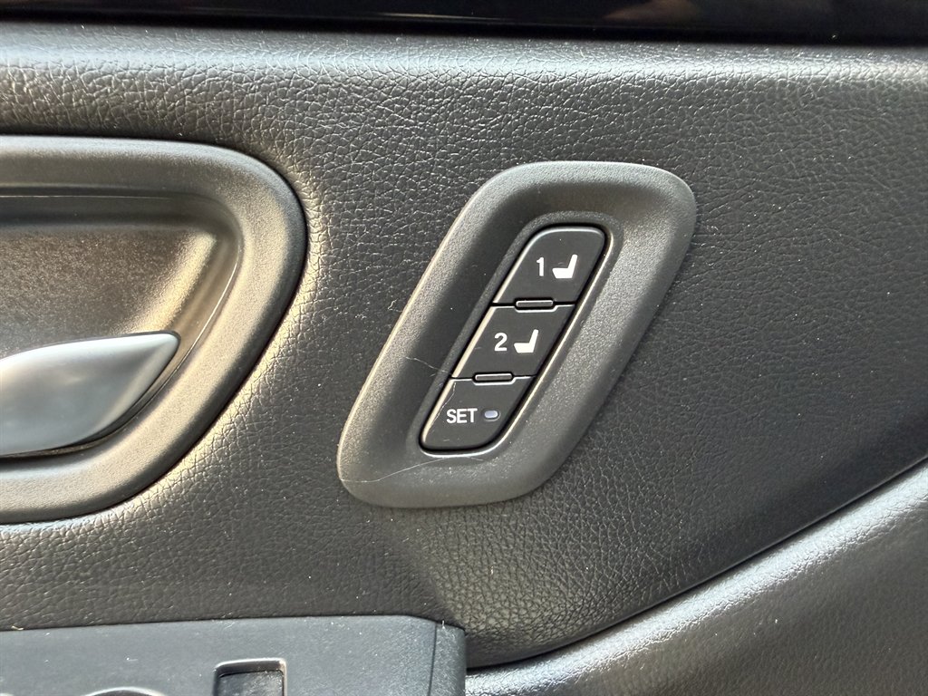 2025 Honda Pilot - $27,990