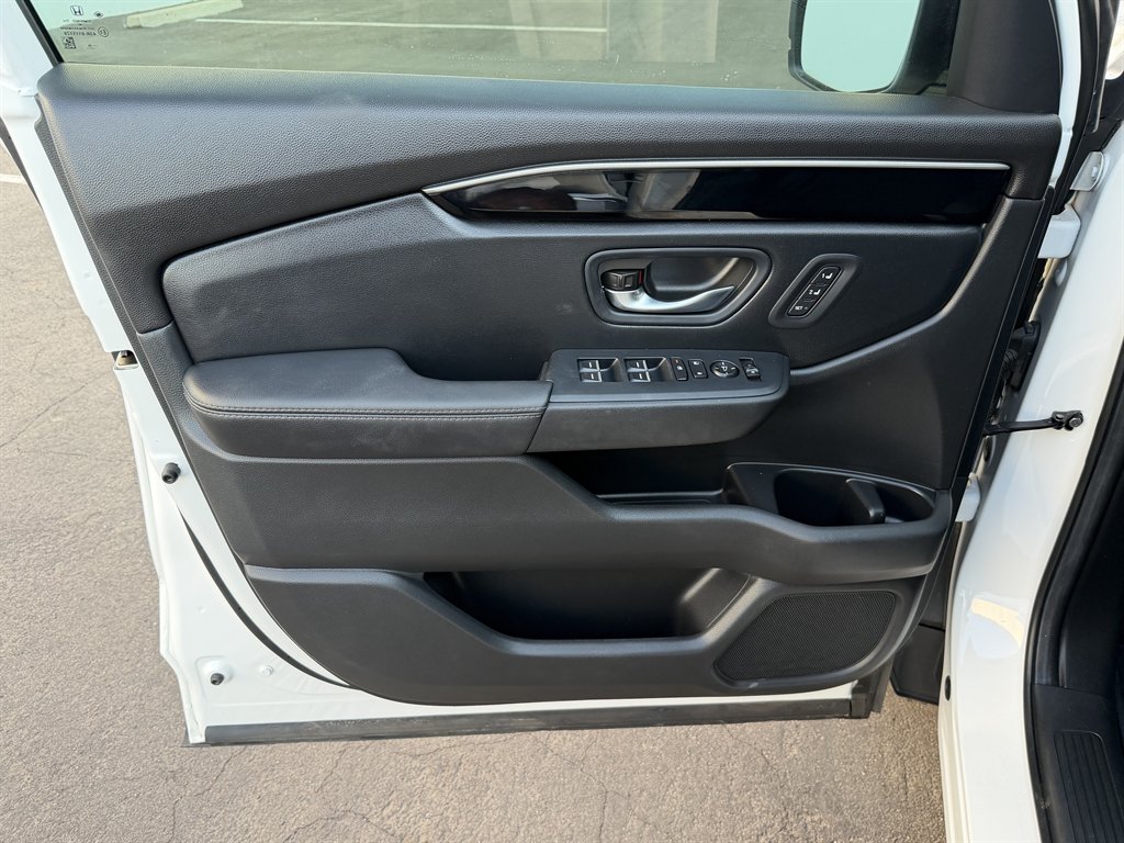 2025 Honda Pilot - $27,990