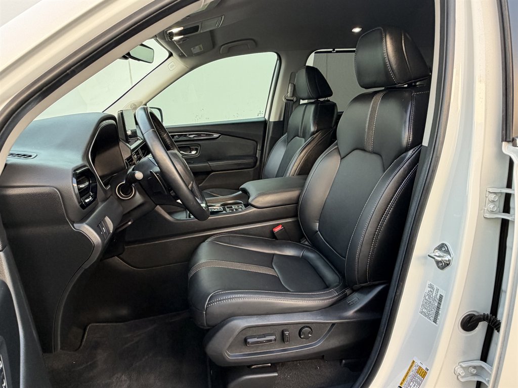 2025 Honda Pilot - $27,990
