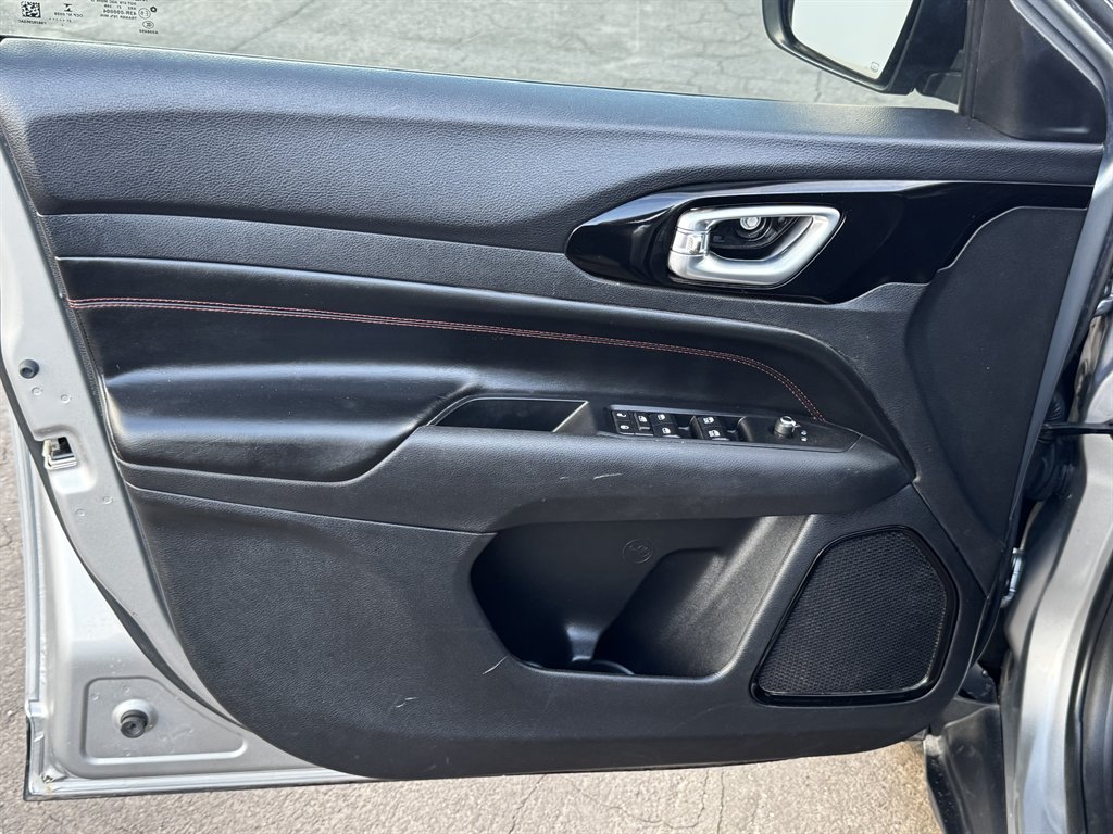 2022 Jeep Compass - $15,990