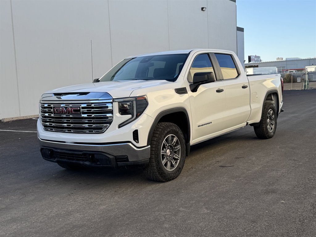 The 2023 GMC Sierra 1500 4x4 photos