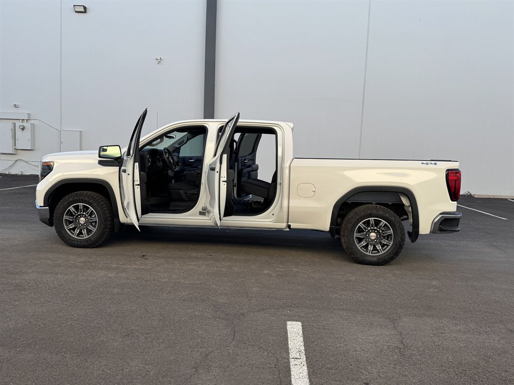 2023 GMC Sierra 1500 4x4 photo