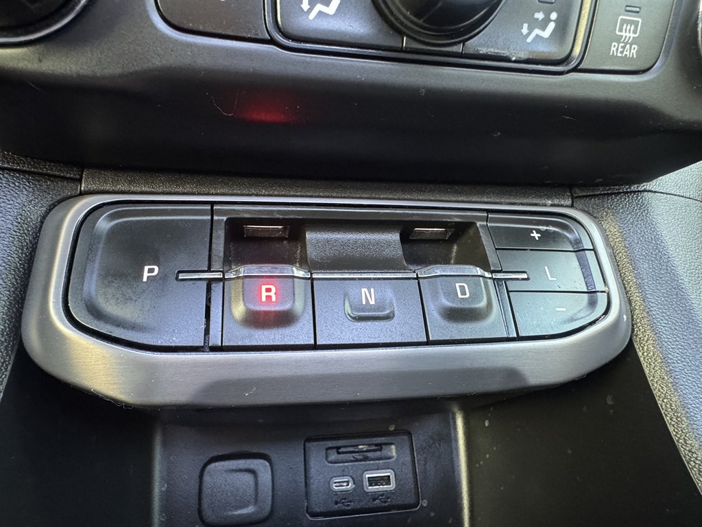 2022 GMC Acadia AT4 AWD photo