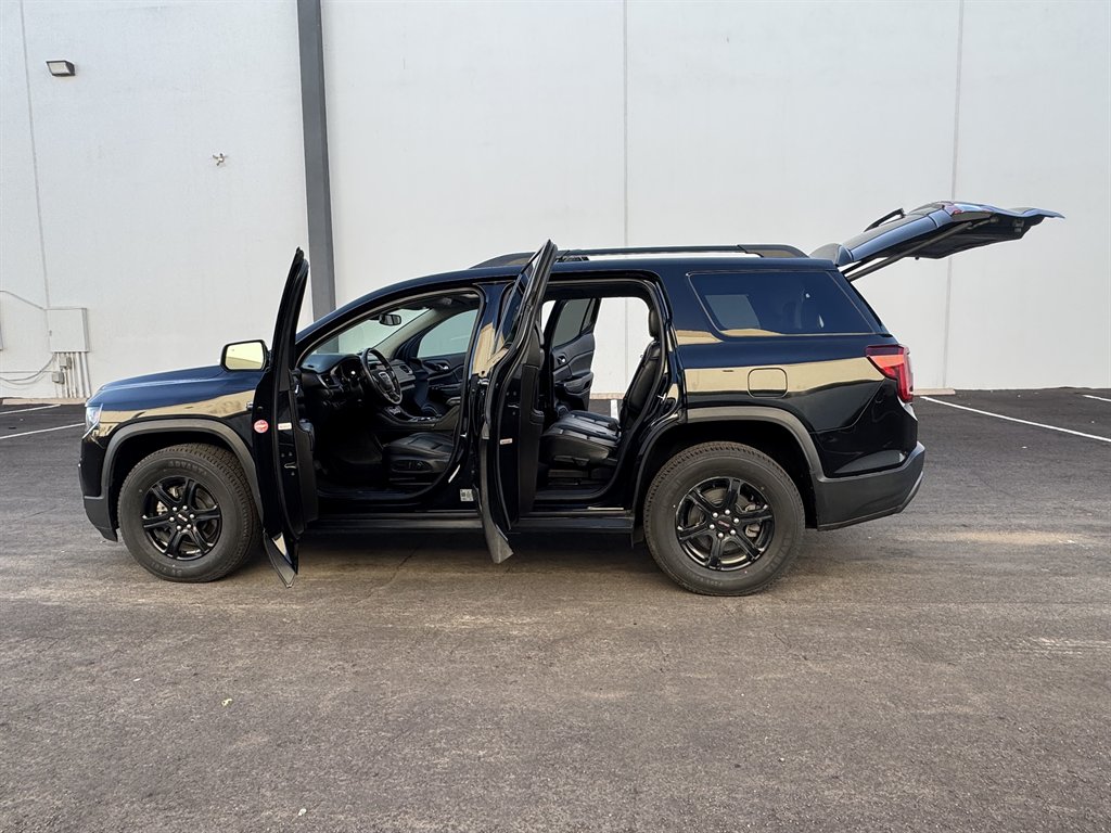 2022 GMC Acadia AT4 AWD photo